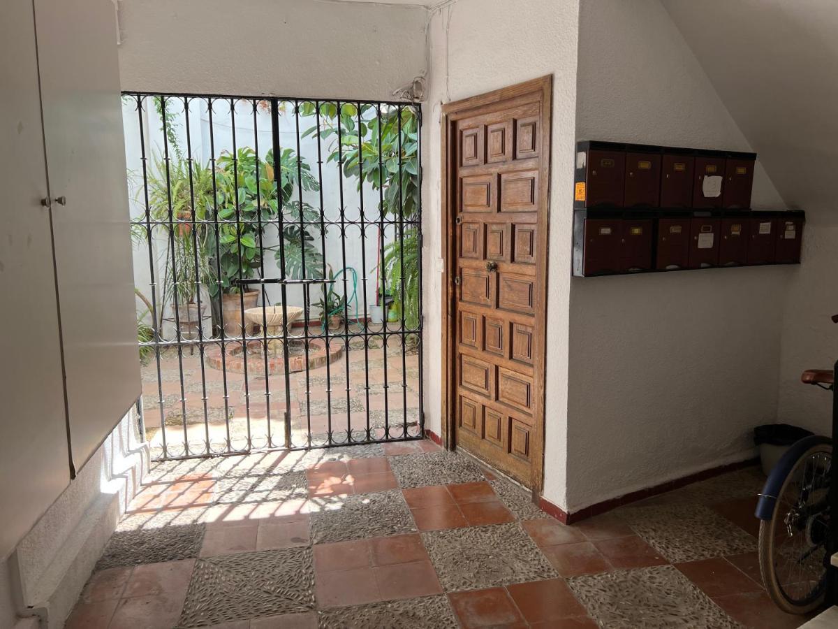 Apartamento Los Califas A 100M De La Catedral Apartment Кордоба Екстериор снимка