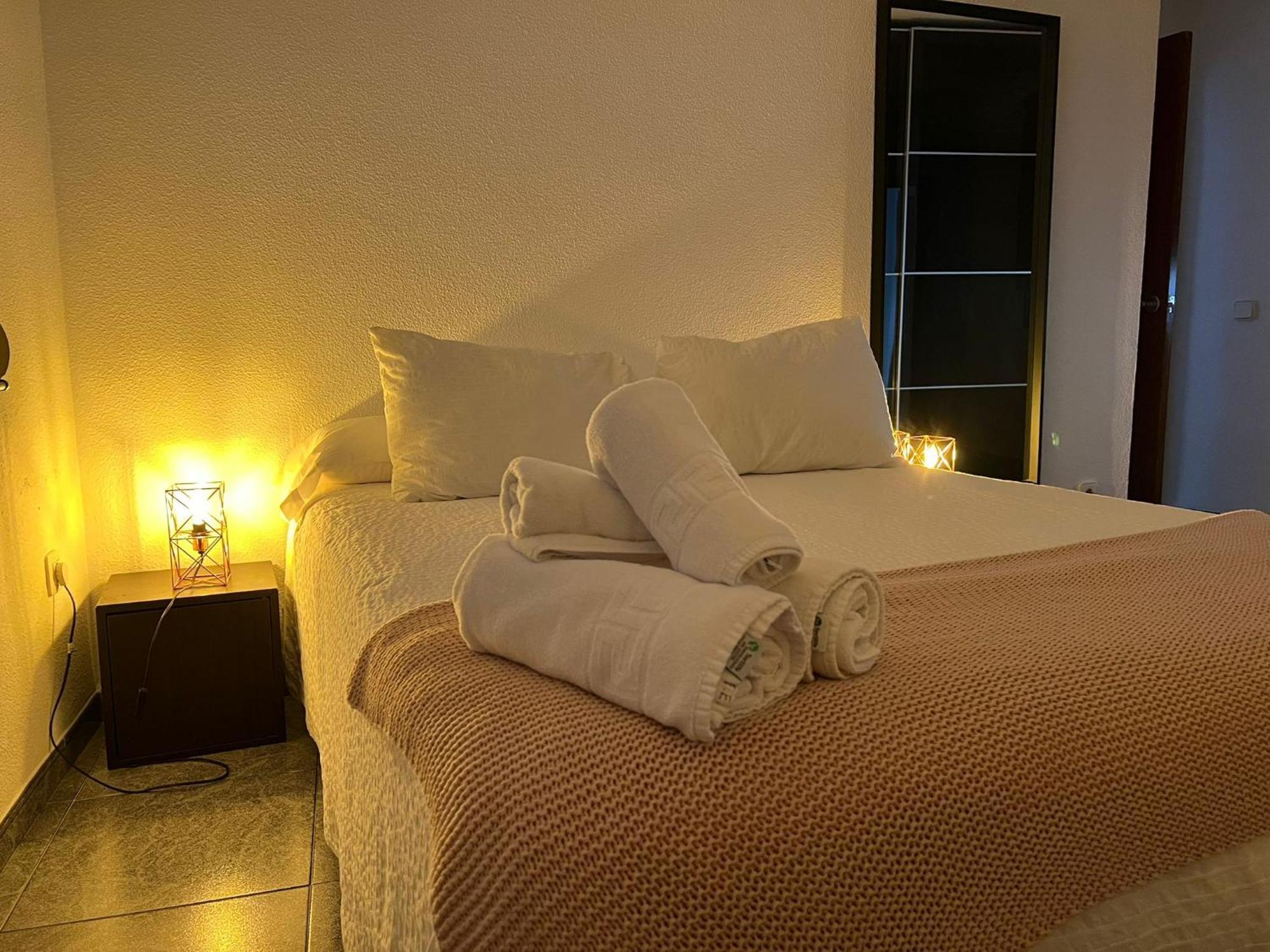 Apartamento Los Califas A 100M De La Catedral Apartment Кордоба Екстериор снимка